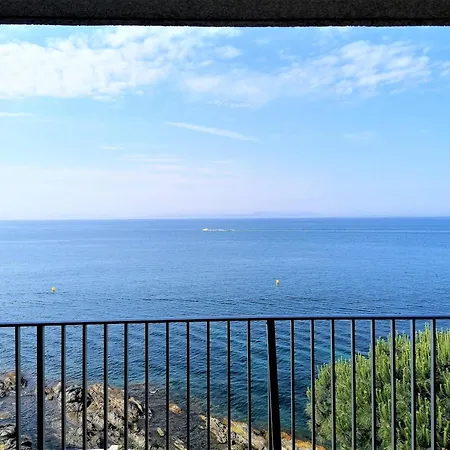 Apartment 3166 Dallas I Esc. A 2a, Zona Tranquila, Con Pies En El Agua. Situado En Pleno Camino De Ronda Por El Que Dando Un Paseo Llegara A Playas Salvajes De Roses. Parking. - Es-258-98 Roses