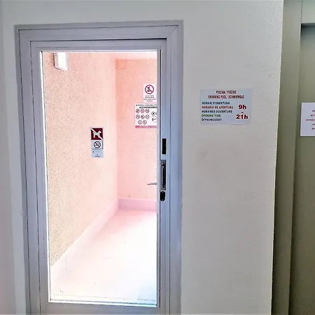 Apartment 3166 Dallas I Esc. A 2a, Zona Tranquila, Con Pies En El Agua. Situado En Pleno Camino De Ronda Por El Que Dando Un Paseo Llegara A Playas Salvajes De Roses. Parking. - Es-258-98