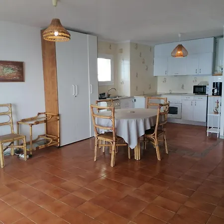 3166 Dallas I Esc. A 2a, Zona Tranquila, Con Pies En El Agua. Situado En Pleno Camino De Ronda Por El Que Dando Un Paseo Llegara A Playas Salvajes De Roses. Parking. - Es-258-98 Apartment Roses